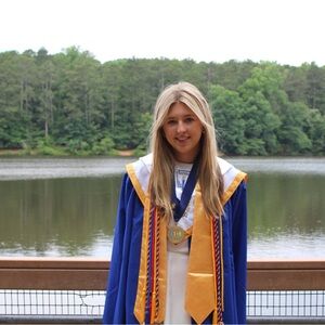 Meet your Posher, Ashley